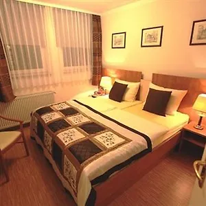 3* Hotel Carlton Mayfair