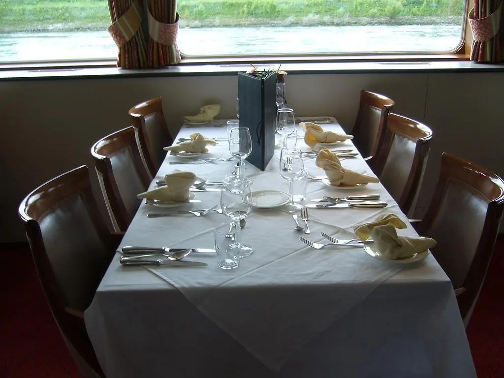 Botel Fairtours Hotelschiff Rex Rheni *** Düsseldorf